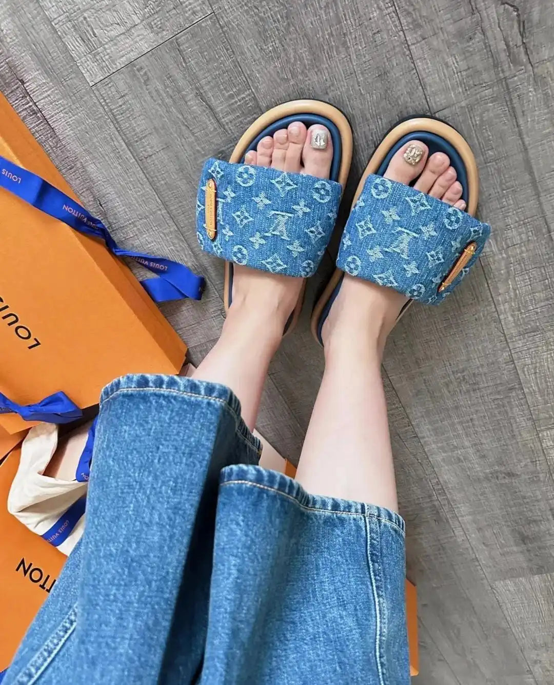 Louis Vuitton Monogram Pool Pillow Flat Comfort Mule