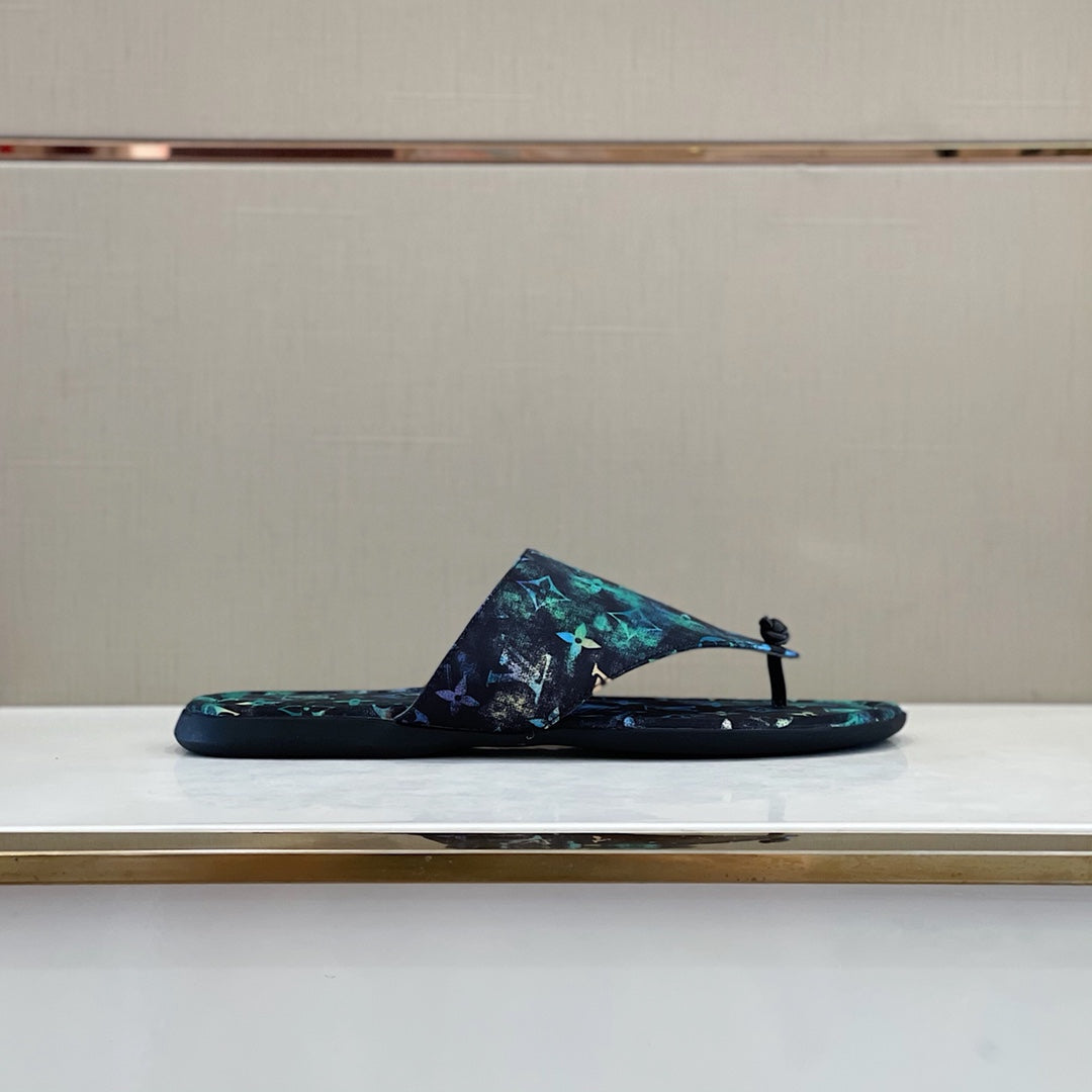 Louis Vuitton Men Slippers