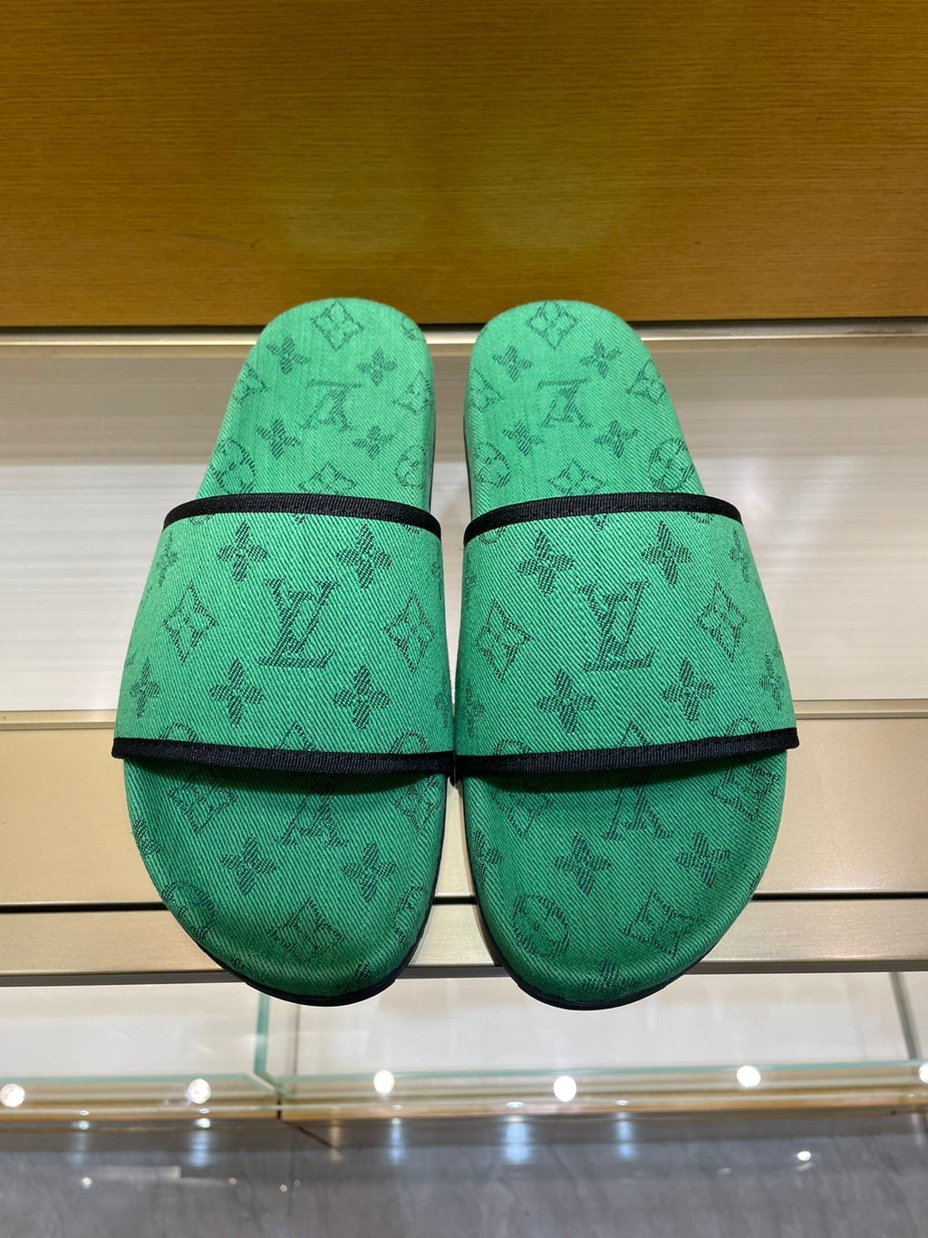Louis Vuitton Men Slides