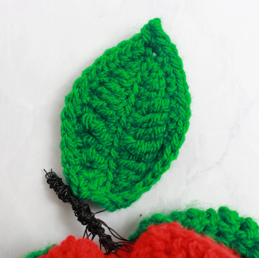 Crochet Poinsettia Flower Written Pattern by Brunaticality